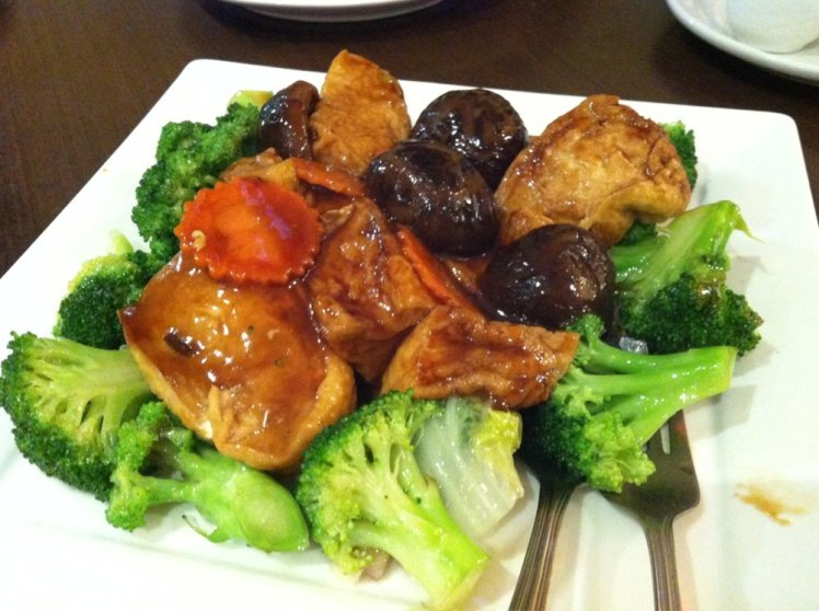 Image Source: https://www.yelp.com/biz_photos/greens-vegetarian-restaurant-toronto?select=PcLRL7tgSVfuKrWuGjB8Bg